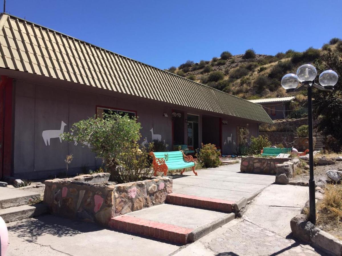 Hotel Las Vicunas Putre Exterior photo
